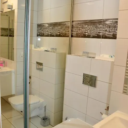 Centrum Nad Motlawa Z Widokiem Na Patio Z Balkonem Lejlighed