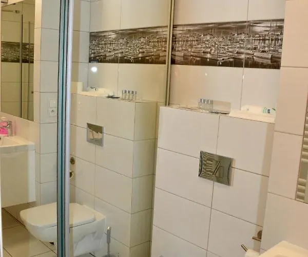 Centrum Nad Motlawa Z Widokiem Na Patio Z Balkonem דירה