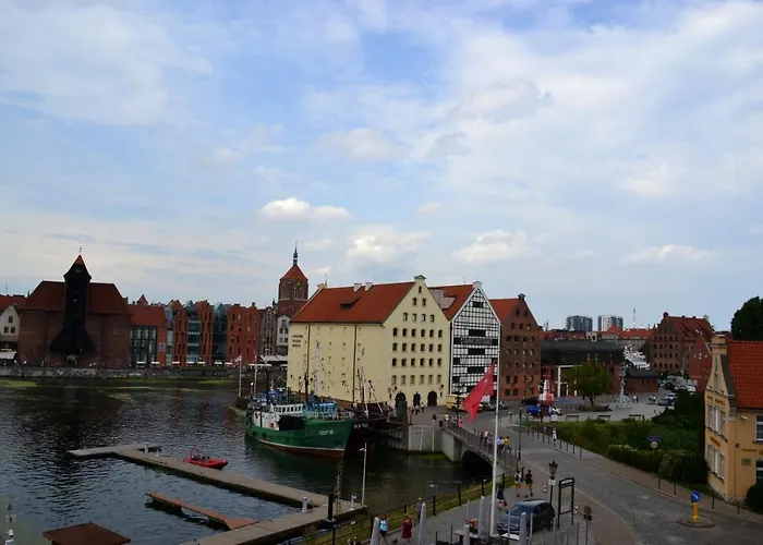 Centrum Nad Motlawa Z Widokiem Na Patio Z Balkonem דירה